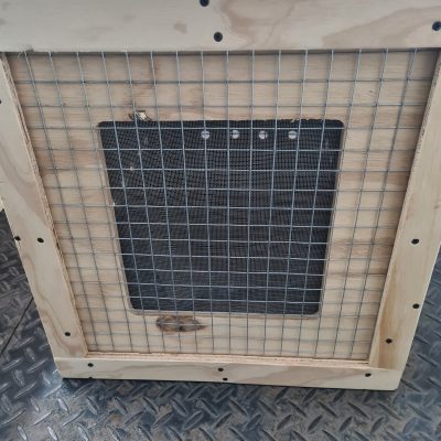 Entrega Inu Travels, Caja transportadora